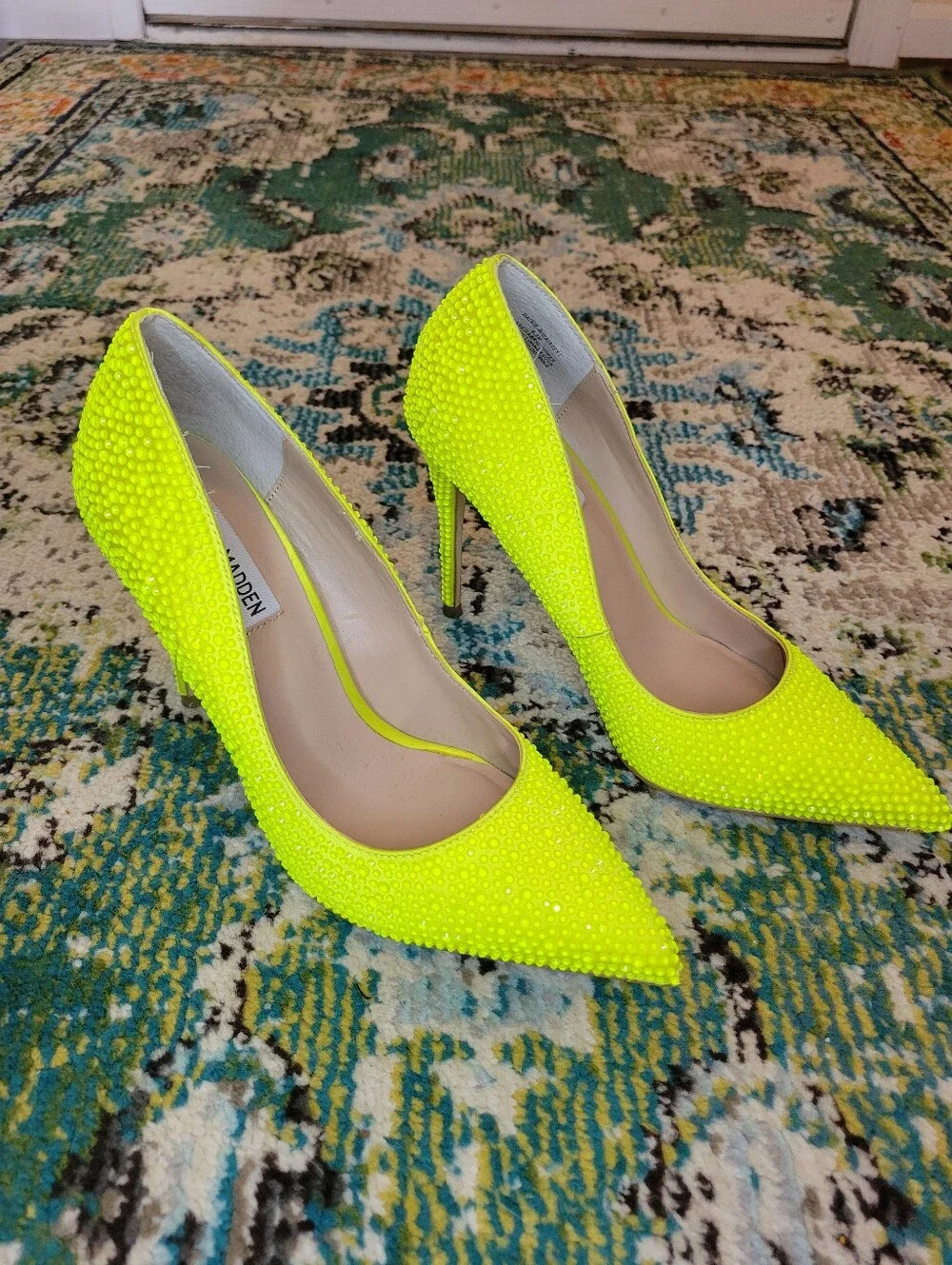 Steve Madden Daisie Rhinestone Stiletto Pumps In Citron Yellow, Size Womens 8.5 - Picture 3 of 7